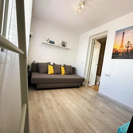 Mira - Casa De 3 Dormitorios, Terrazas, Vistas Al Mar, Parking Privado, Playa A 400 Metros, Centro A 500 Metros *