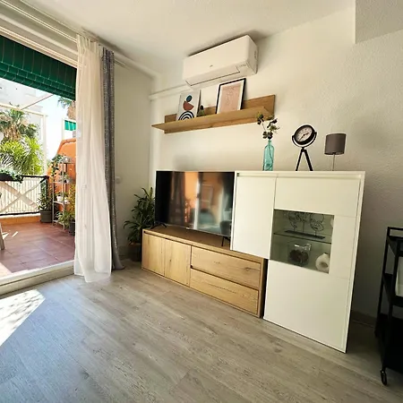 Mira - Casa De 3 Dormitorios, Terrazas, Vistas Al Mar, Parking Privado, Playa A 400 Metros, Centro A 500 Metros * Torremolinos