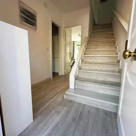 Mira - Casa De 3 Dormitorios, Terrazas, Vistas Al Mar, Parking Privado, Playa A 400 Metros, Centro A 500 Metros *