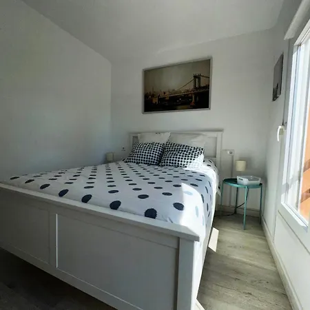 Mira - Casa De 3 Dormitorios, Terrazas, Vistas Al Mar, Parking Privado, Playa A 400 Metros, Centro A 500 Metros