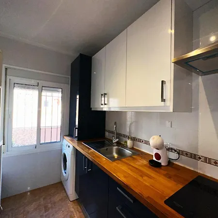 Mira - Casa De 3 Dormitorios, Terrazas, Vistas Al Mar, Parking Privado, Playa A 400 Metros, Centro A 500 Metros Torremolinos
